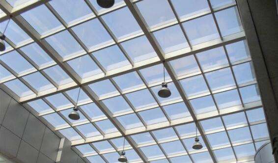 建筑玻璃貼膜為什么要貼膜？